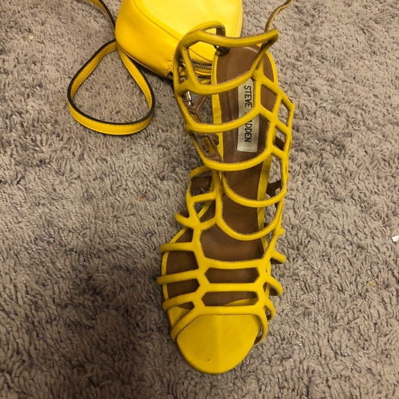 Mustard colored Steve Madden - Picture 3 of 3